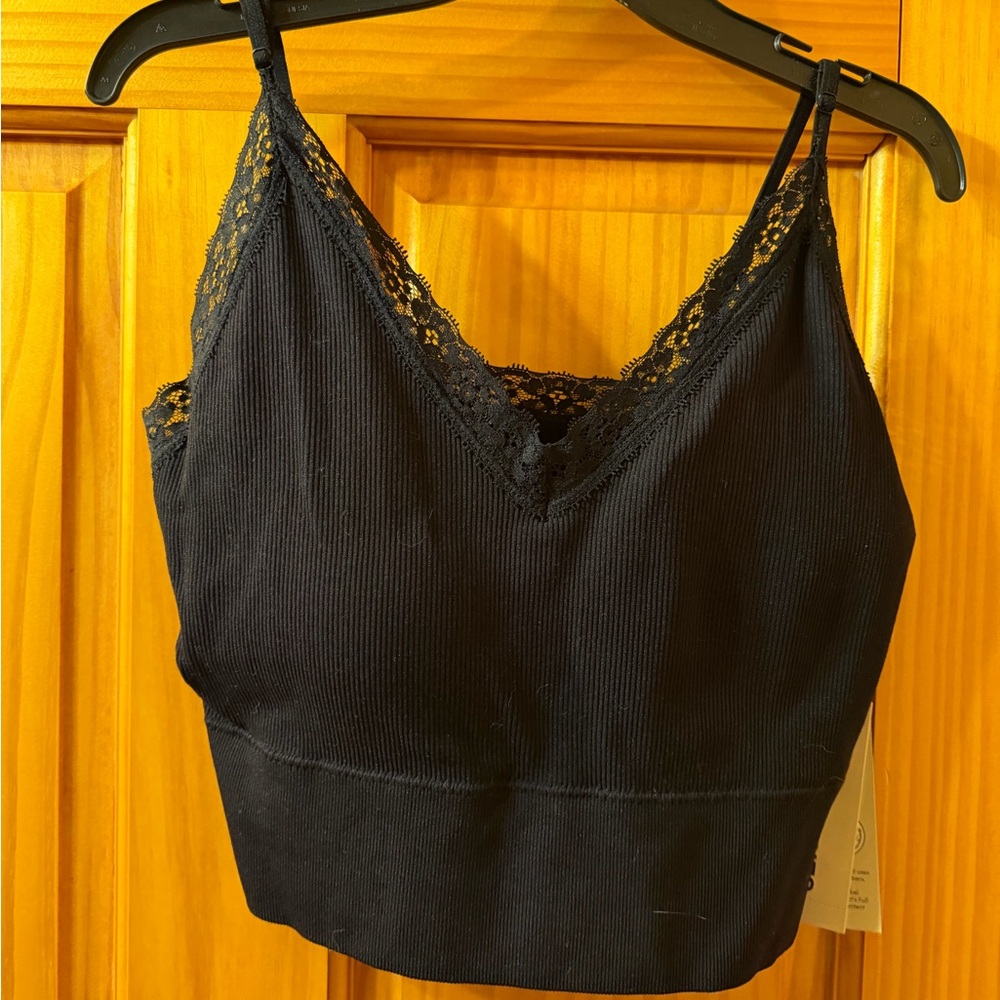 NWT Black Lace Trim Ribbed Cami Crop Top